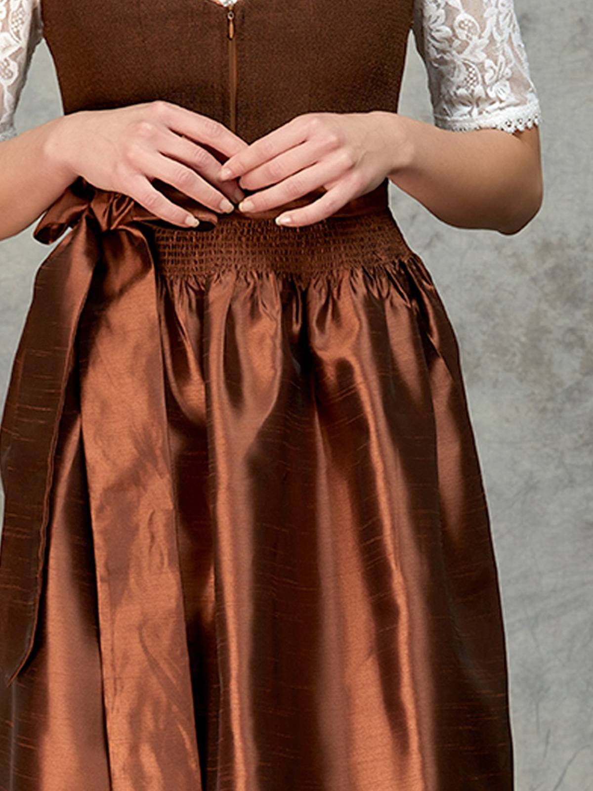 Dirndl Mauve in Braun