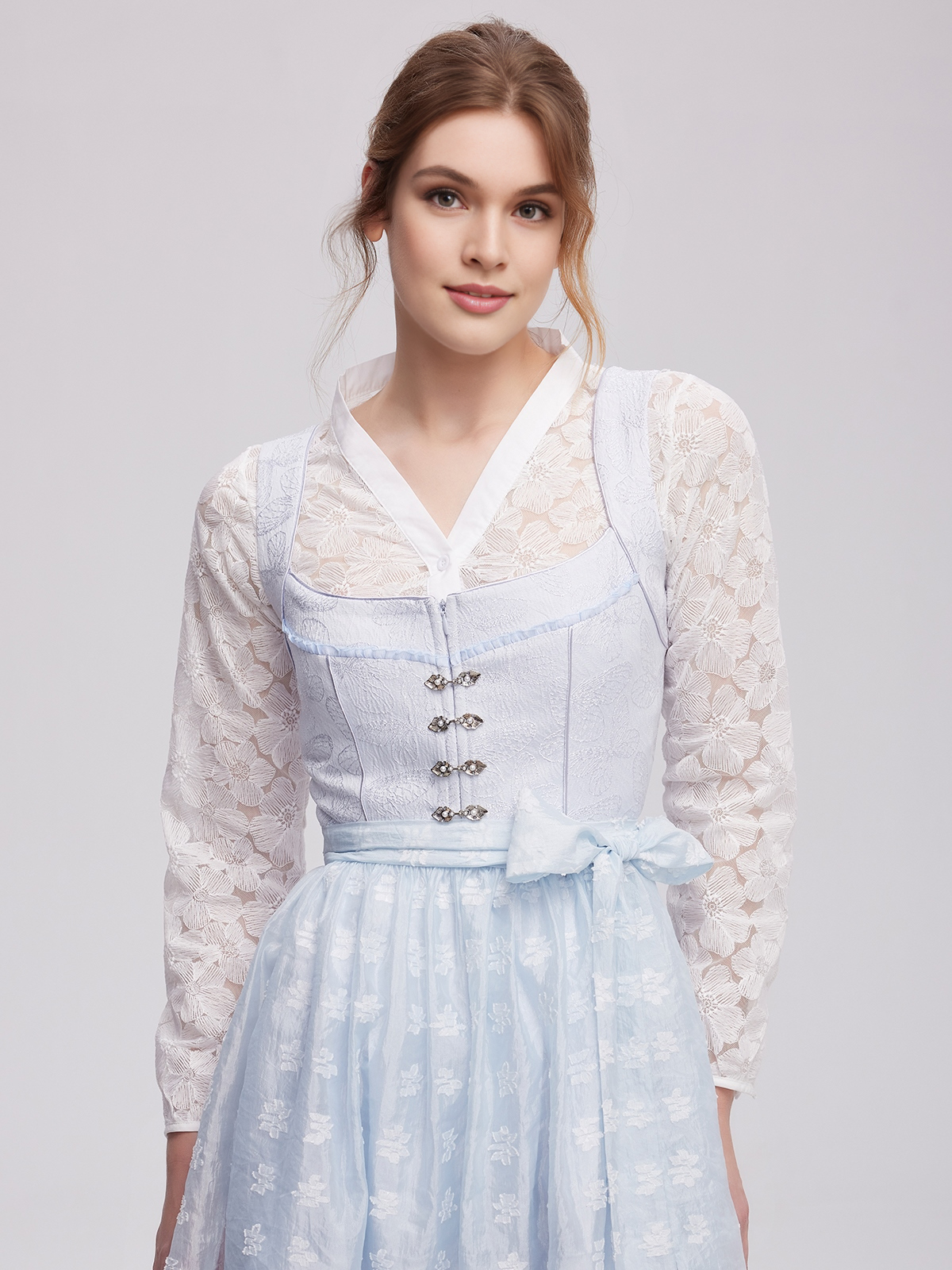 Modernes Dirndl in Blau