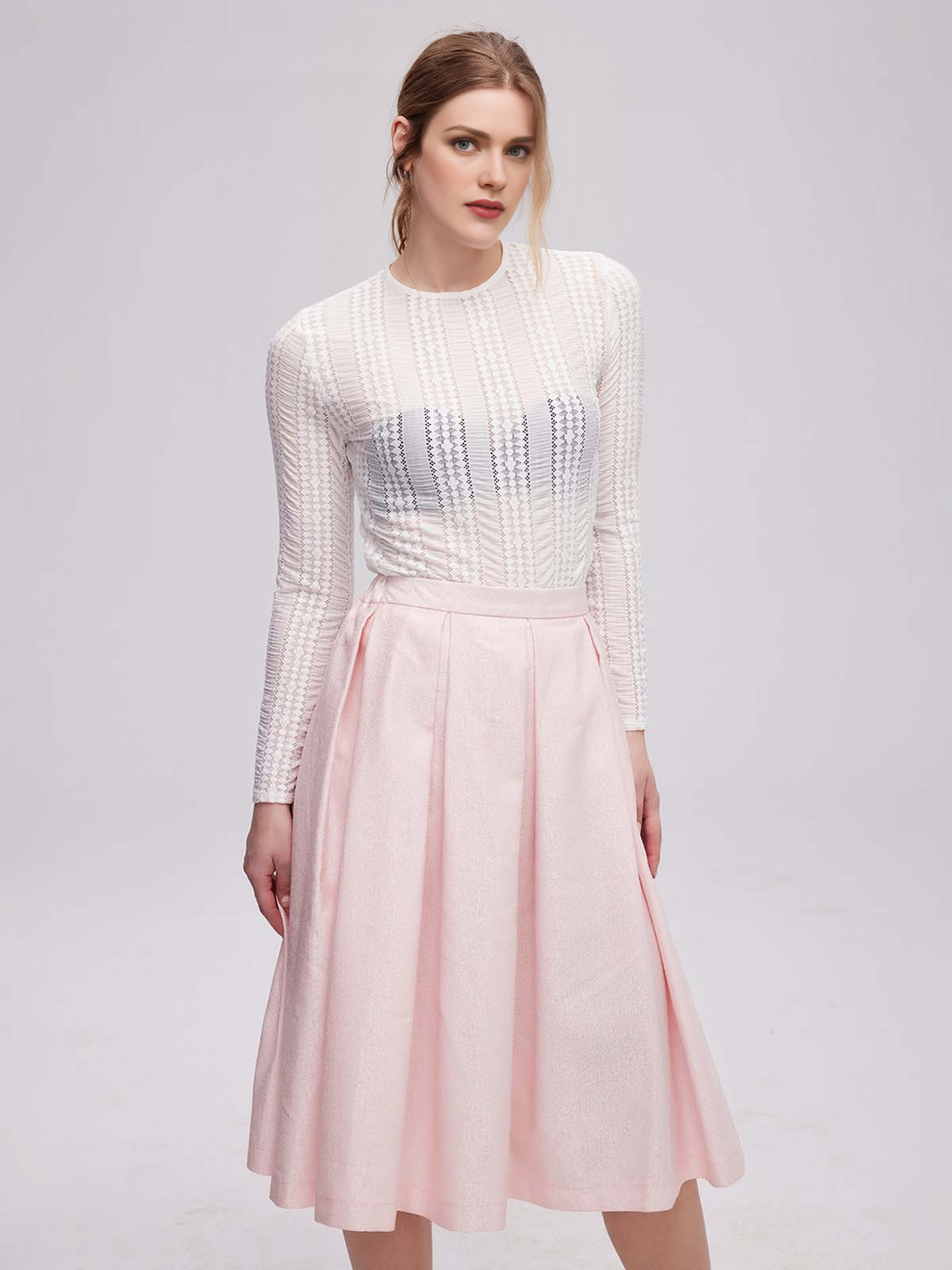 Dirndlbluse Spitze Langarm – Traditionelle Eleganz