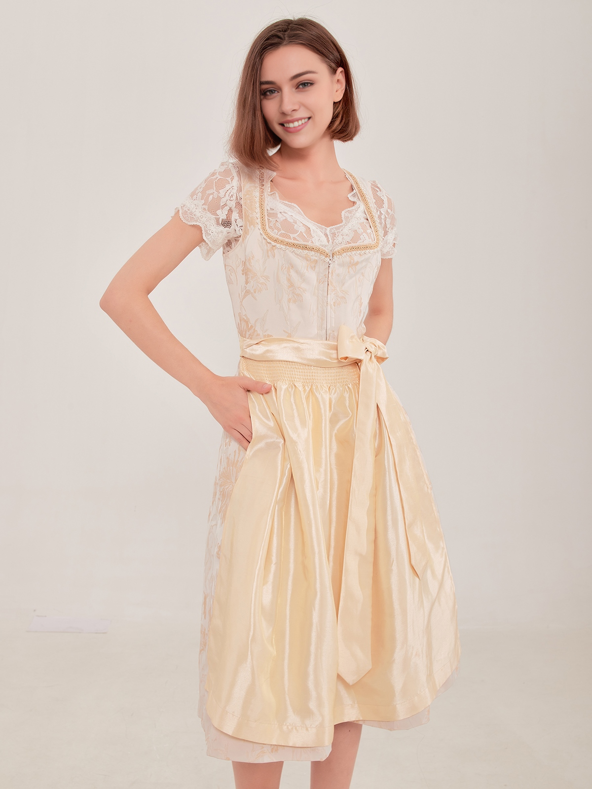Dirndl Rot Lang in eleganter Ausführung
