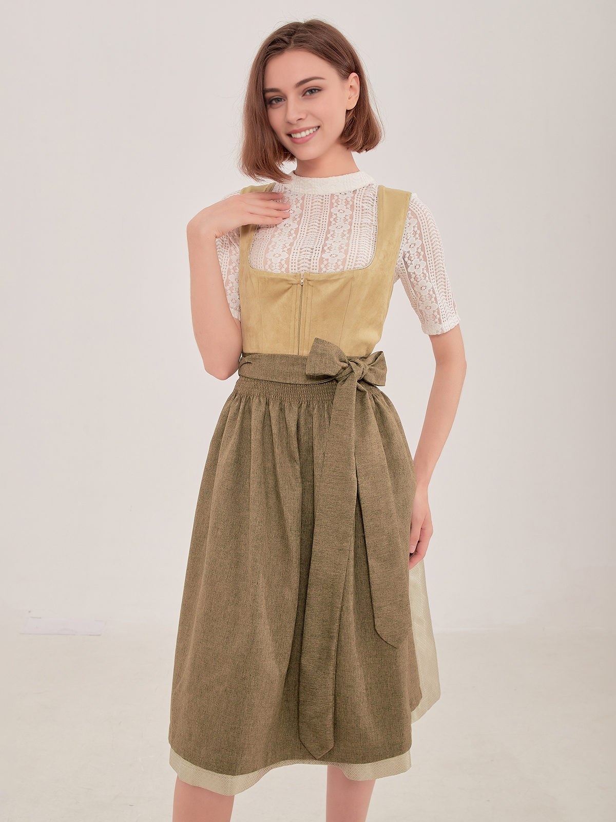 Modernes Dirndl in Grün