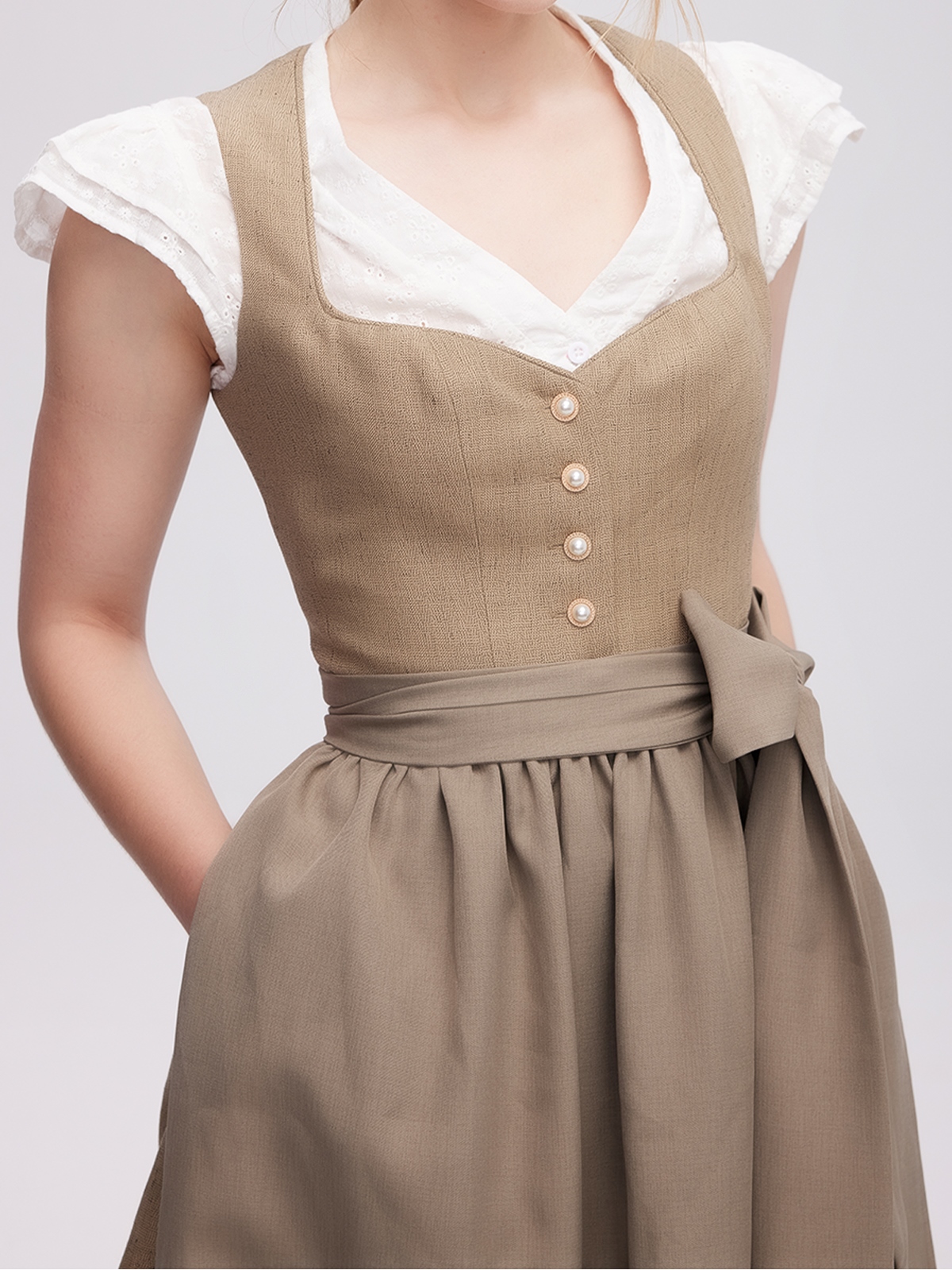 Dirndl Lindgrün in eleganter Ausführung