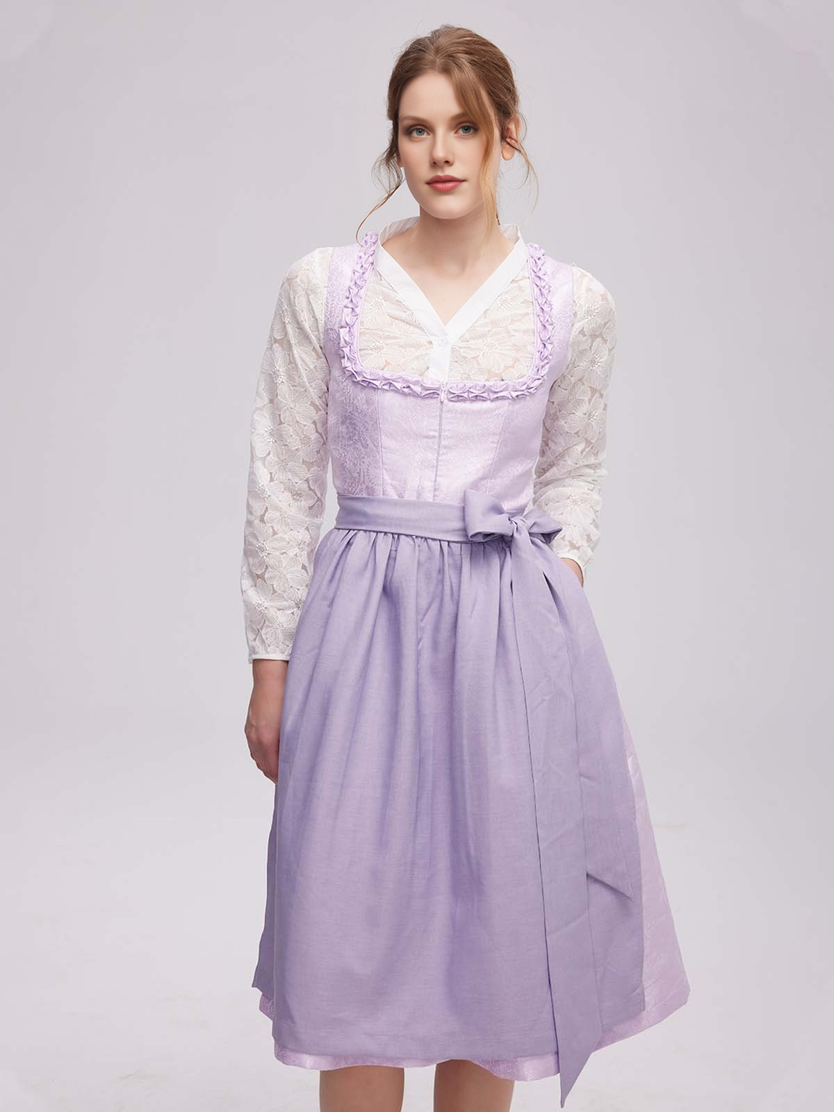 Modernes Dirndl in Lila