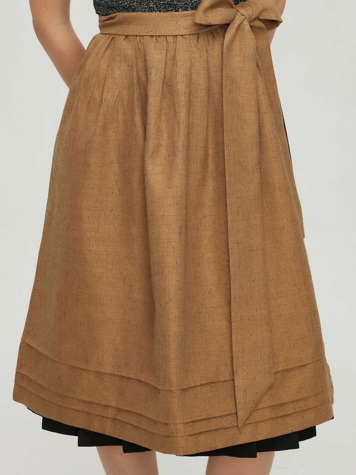 Modernes Dirndl in Schwarz