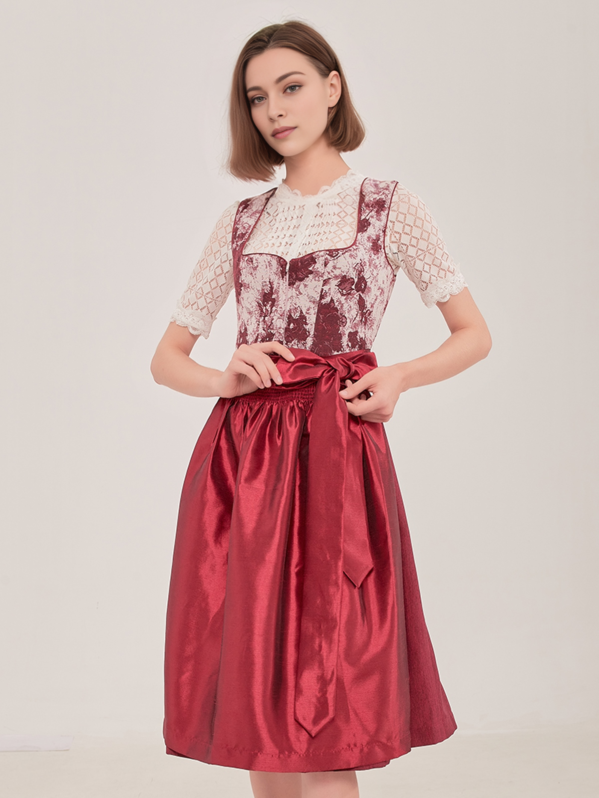 Modernes Dirndl mit Reißverschluss vorne in Rot