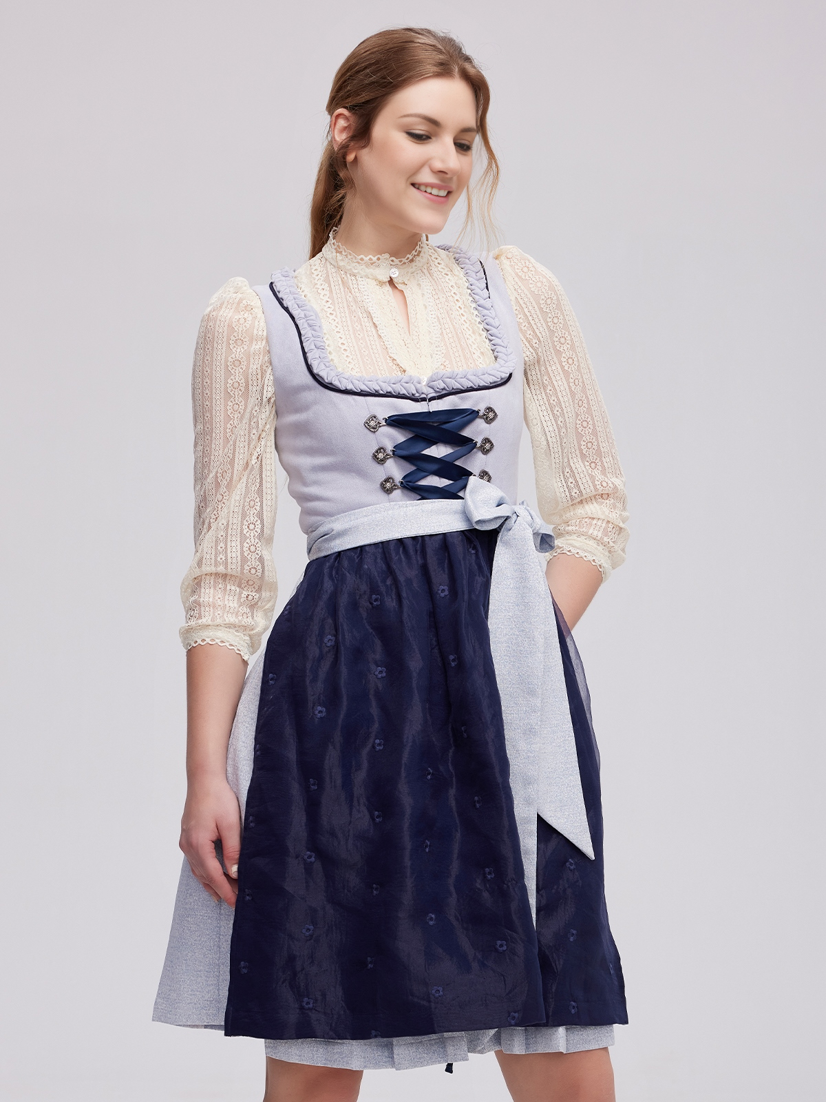 Dirndl Dunkelgrün – stilvoll und vielseitig