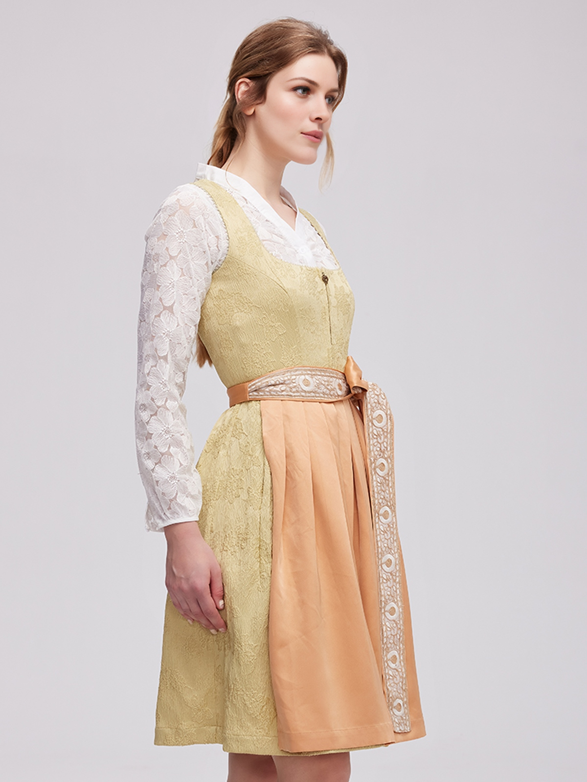Dirndl in Beige