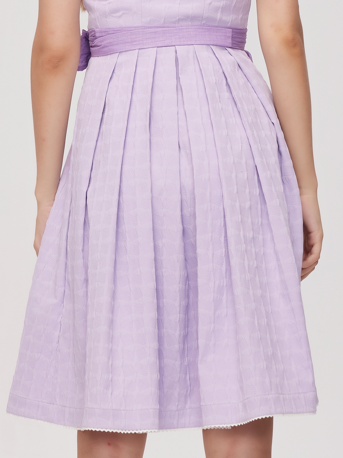 Modernes Dirndl in Lila
