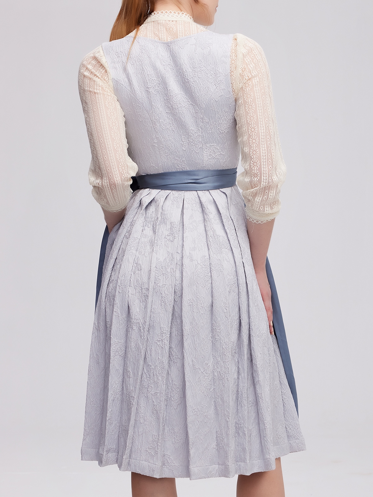 Modernes Dirndl in Blau