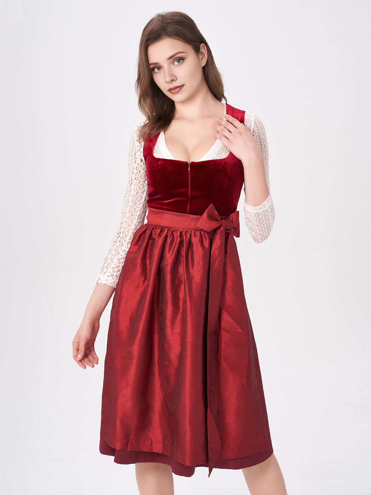 Dirndl in Rot mit floraler Schürze