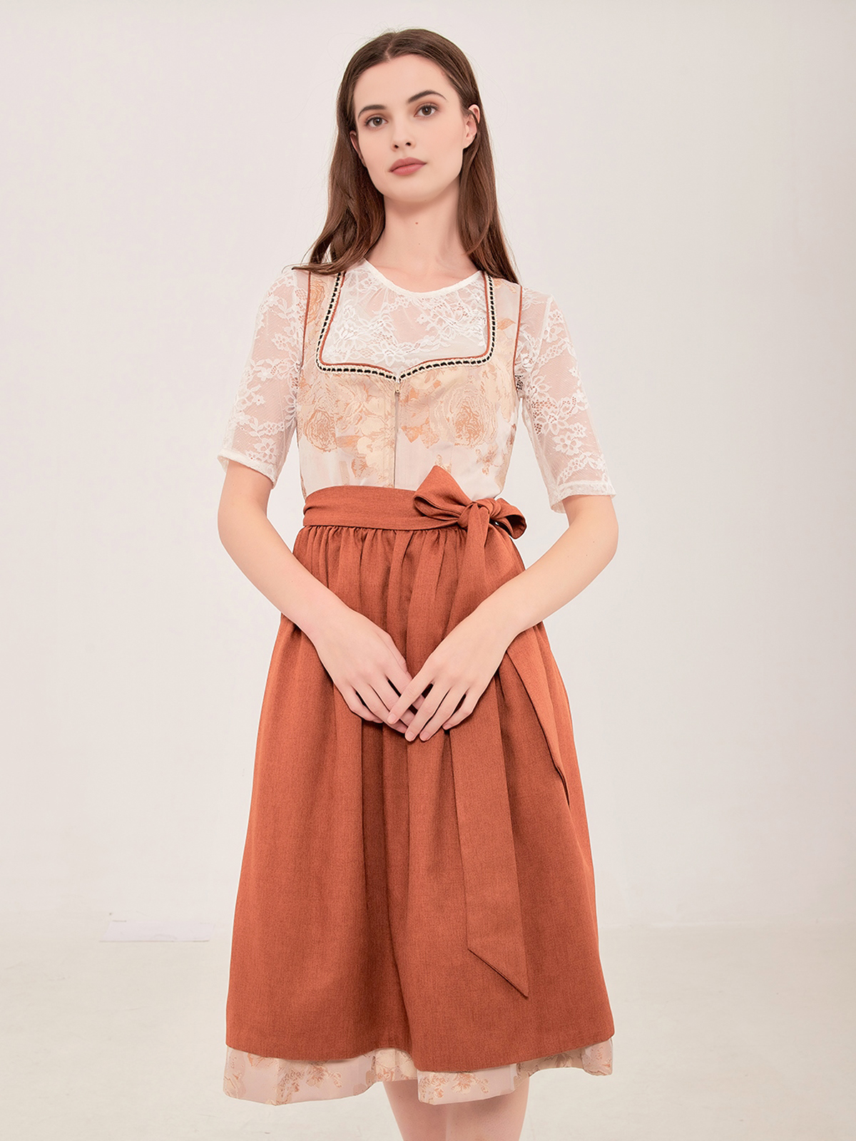 Stockerpoint Dirndl Grün in Aktion
