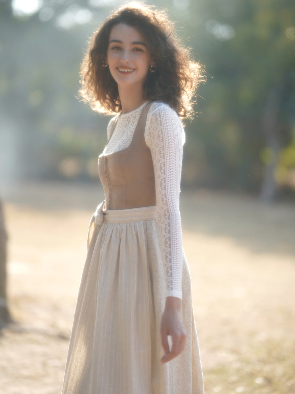 Modernes Dirndl in Braun