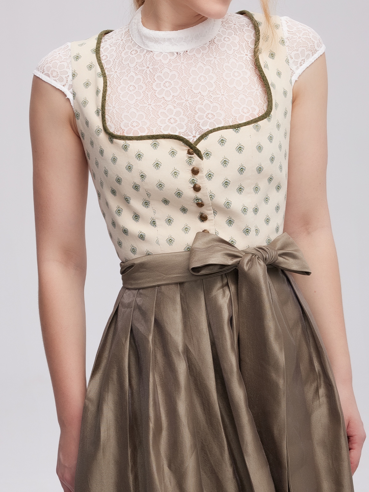 Elegantes gelbes Ja Mei Dirndl mit floralen Details